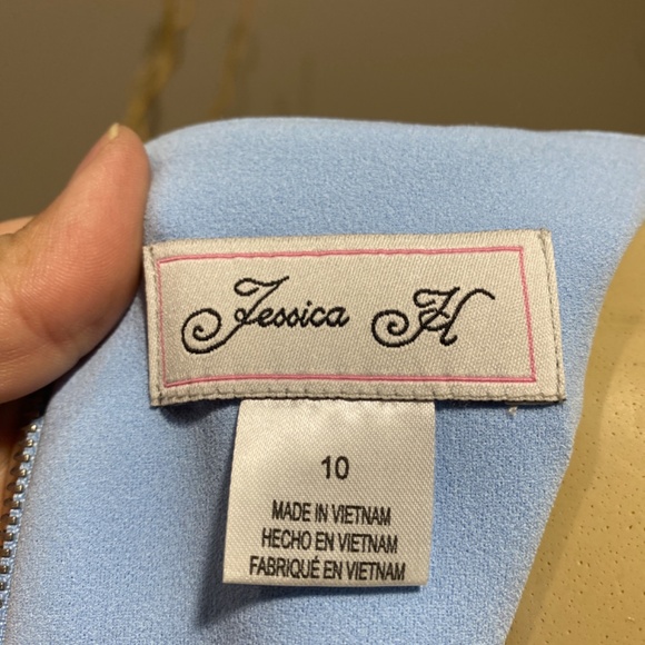 Dress - Picture 5 of 5